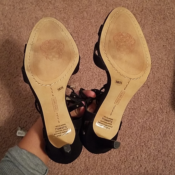 Heels - Picture 4 of 4